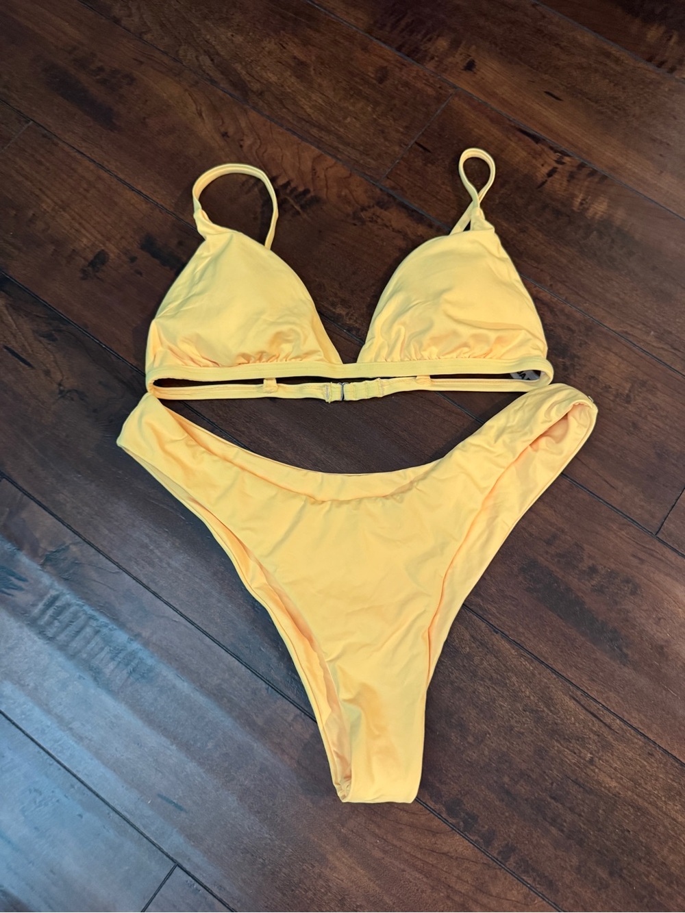 Amazon Yellow Triangle Bikini Set - Picture 2 of 2